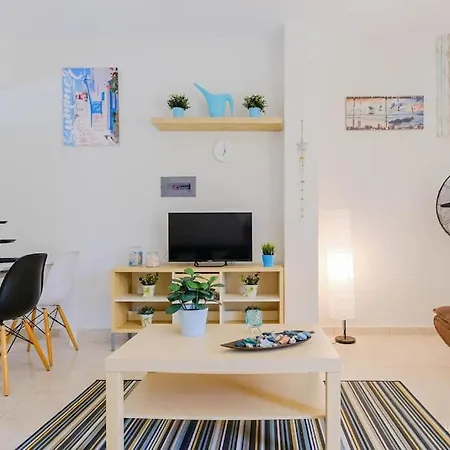 Holiday home Selina 2-bdrm Maisonette With Shared Garden, Sani *