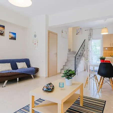 Holiday home Selina 2-bdrm Maisonette With Shared Garden, Sani Sani (Chalkidiki)
